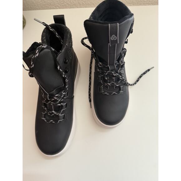 Clarks Women’s Skechers Black Waterproof High Top Winter Boots Size 7.5M EU 38 - Picture 2 of 9